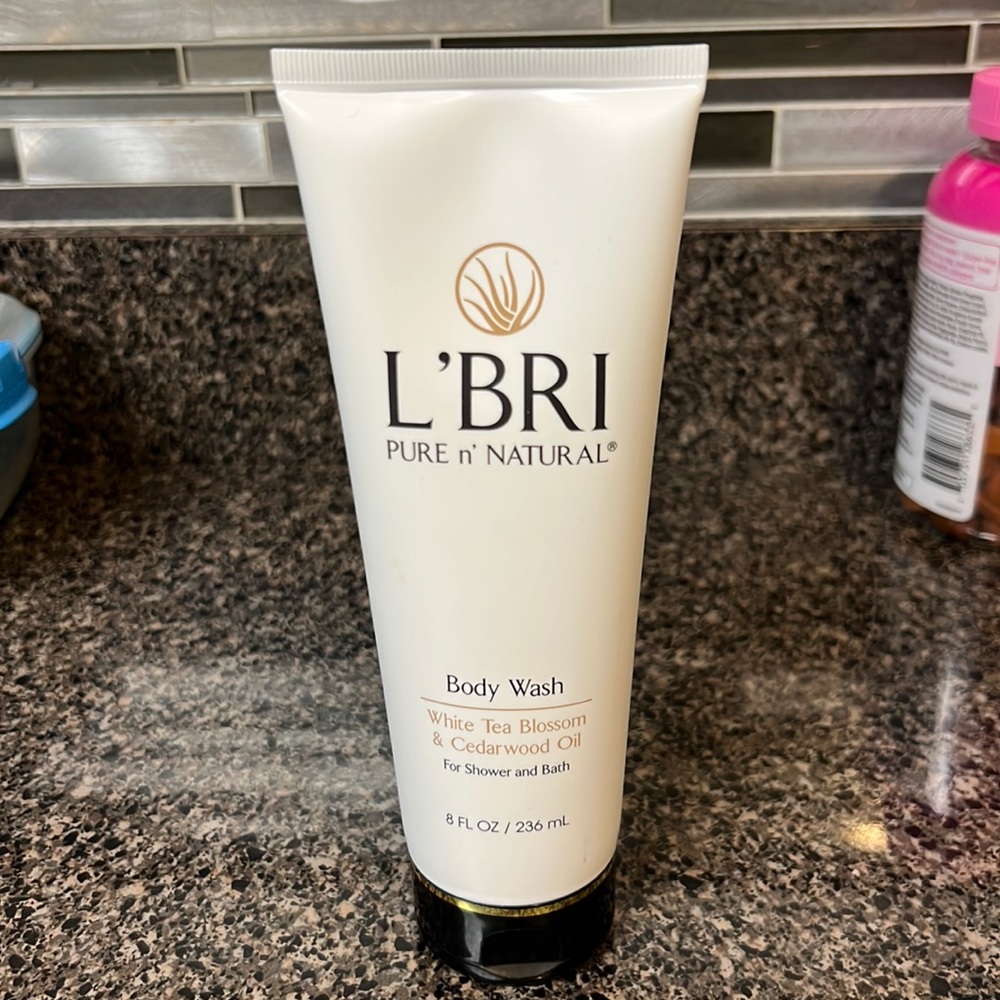 L’Bri Body Wash - White Tea Blossom & Cedarwood Oil
